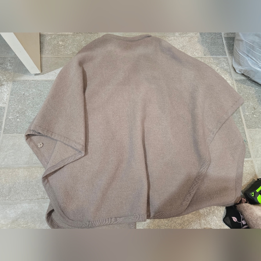 Vintage Wool Peck & Peck Taupe Cape Sweater Soft Button Down One Size Brown Nude - Picture 7 of 8